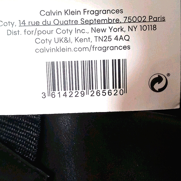 Calvin Klein Fragrances duffle bag - Picture 2 of 2